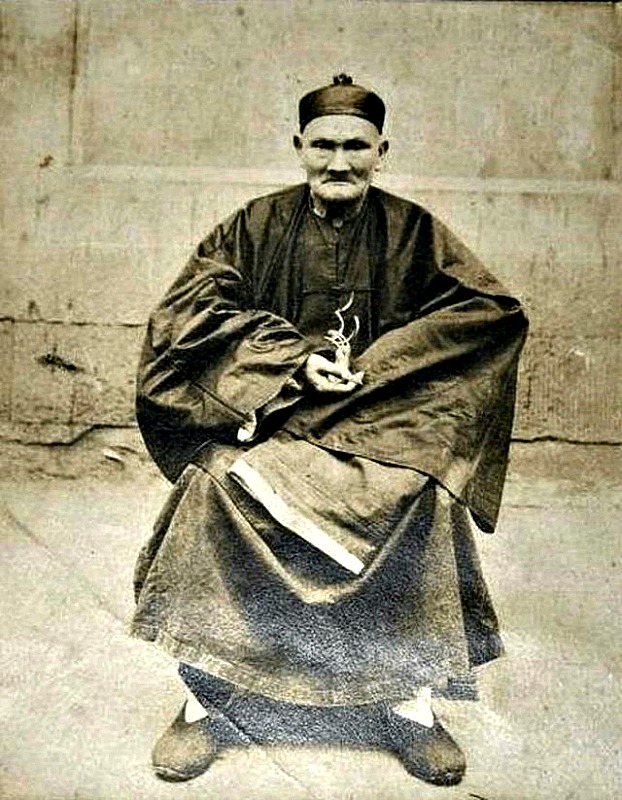 El maestro taoísta Li Ching-Yuen fotografiado en Wanxian, Sichuan, en 1927. (Public Domain)