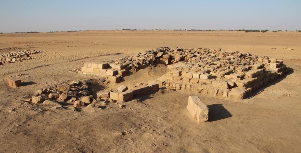 Portada-Una de las 16 pirámides desenterradas en un cementerio de la antigua ciudad de Gematon, en Sudán. La pirámide probablemente alcanzaba una altura superior a los 39 pies (12 metros). Foto: D. A. Welsby; © Archivo de la SARS NDRS