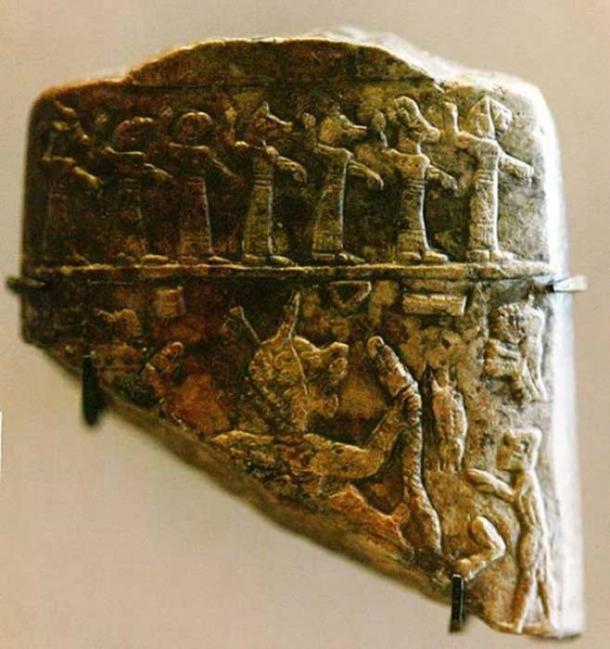 Fragmento de talismÃ¡n usado para exorcizar a los enfermos,en la era asiria. (Rama / CC BY SA 2.0)