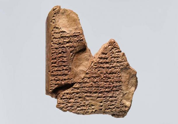 Tablilla cuneiforme: fragmento de un presagio hepÃ¡tico. (Museo Metropolitano de Arte)