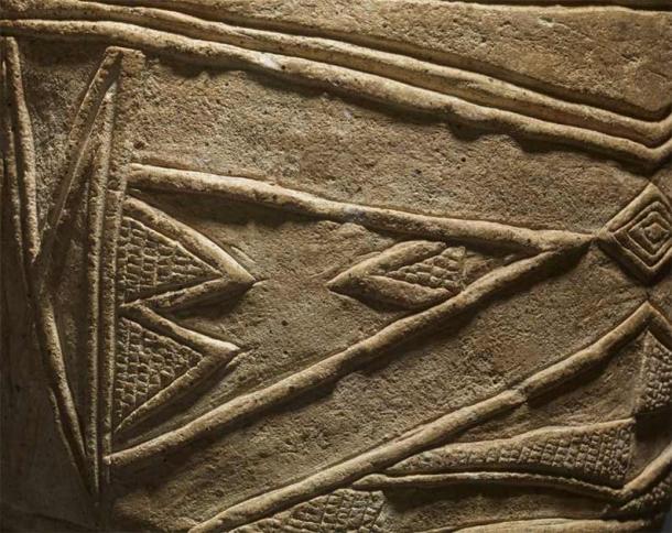 Imágenes abstractas encontradas en la escultura del tambor neolítico. (Los Fideicomisarios del Museo Británico)