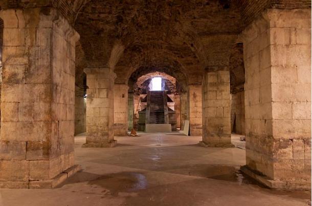 El sótano bien conservado en el ala oeste del Palacio de Diocleciano y set de rodaje de la serie de televisión "Juego de Tronos" 