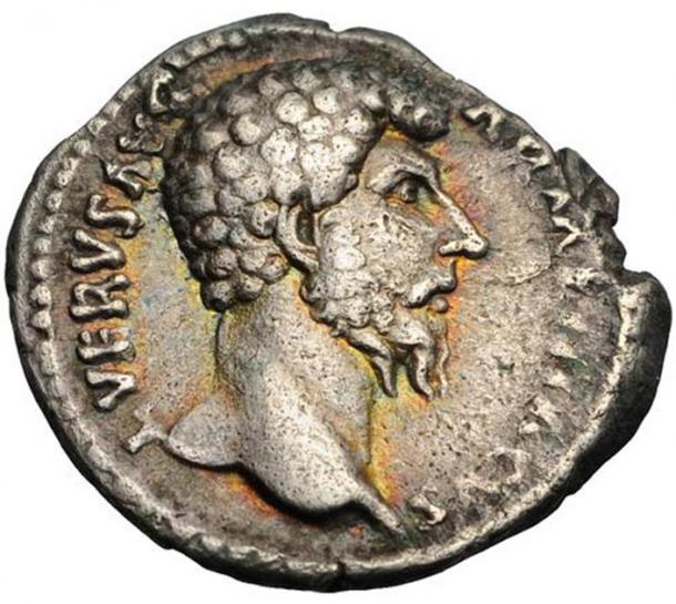 Denario, moneda de plata romana estándar, de Lucius Verus. Inscripción: L. VERVS AVG. ARMENIACVS. (Rasielsuarez / CC BY-SA 3.0)
