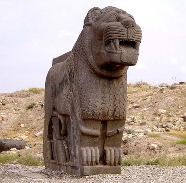 Antigua estatua de un león en Ain Dara, Siria. (Materialscientist/CC BY 2.0)