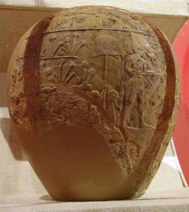 Otros hallazgos junto con la Paleta de Narmer incluyen esta cabeza de maza, que se cree que pertenece al antiguo Rey Escorpión egipcio (JMCC1 / Dominio público)