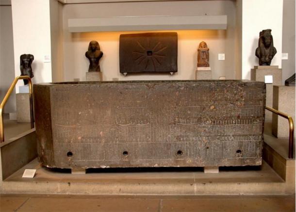 El sarcófago de Nectanebo II en el Museo Británico. (Imagen: Andrew Chugg)