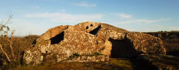 Sasso del Predicatore o "Piedra del Predicador" en la Selva di Malano. (Captura de pantalla de Youtube)