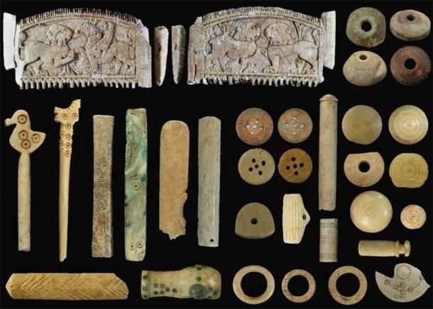 Algunos de los muchos artefactos de varias épocas encontrados durante las excavaciones del Castillo de Harput, Elazığ, Türkiye. (Foto cortesía de Eti Bakır)