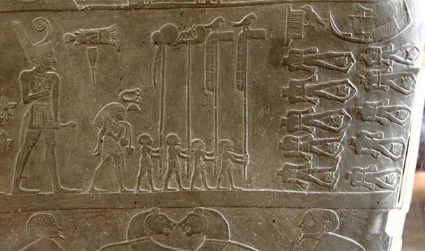 Narmer en la corona del Bajo Egipto victorioso sobre sus enemigos (Djehouty / CC BY-SA 4.0)