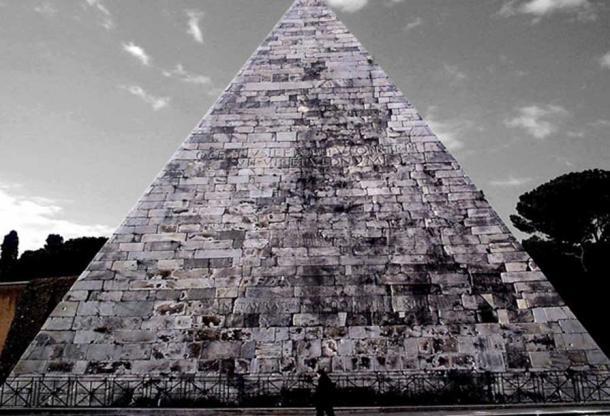 La pirámide de Cestius (CC por SA 2.0)
